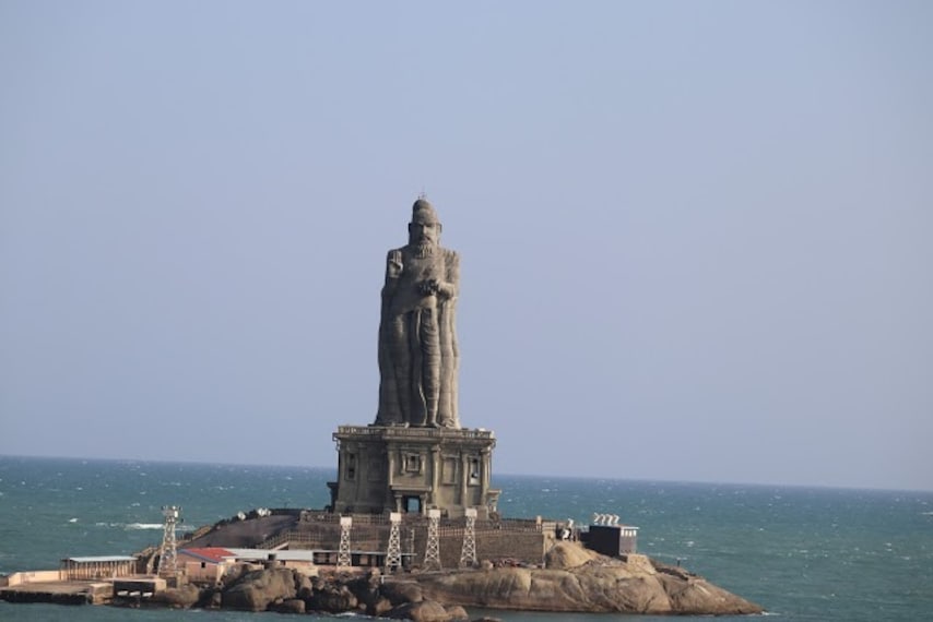 Thiruvalluvar Statue-1